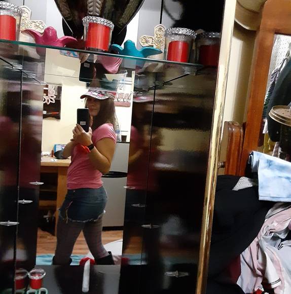 Meet your Posher, Lindsdawn - Picture 1 of 1